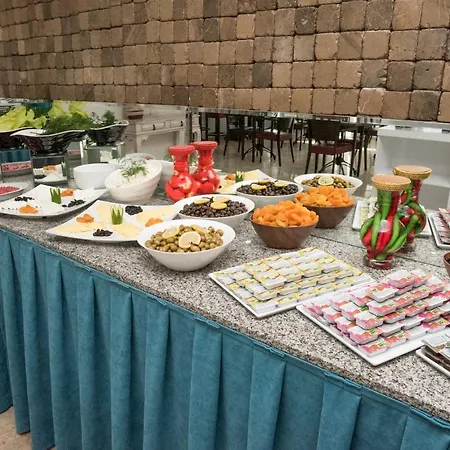 Otel Mera Park 3*